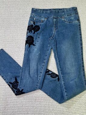 Joseph Ribkoff Blue Skinny Jeans with Black Rose Embroidery Sz 6 - FLAW
